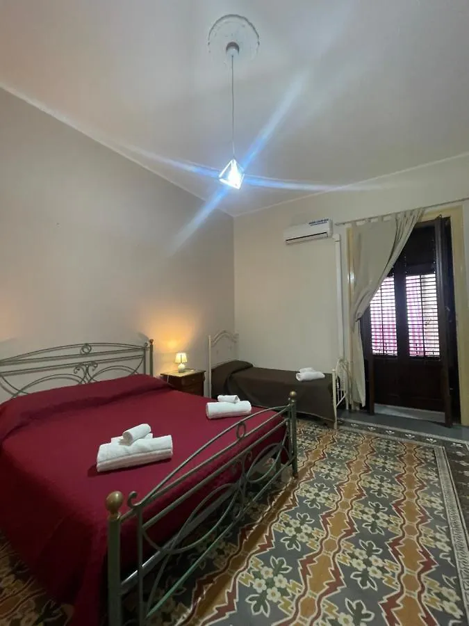 Maya Palace Real Rooms Palermo Centre Close To Cathedral Affittacamere