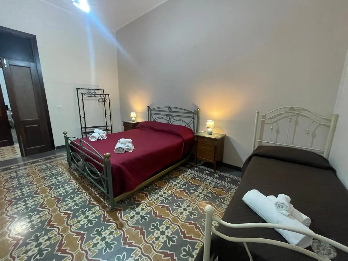 Maya Palace Real Rooms Palermo Centre Close To Cathedral 0*,  Italia